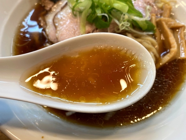 らぁめん 山と樹_スープ.jpg